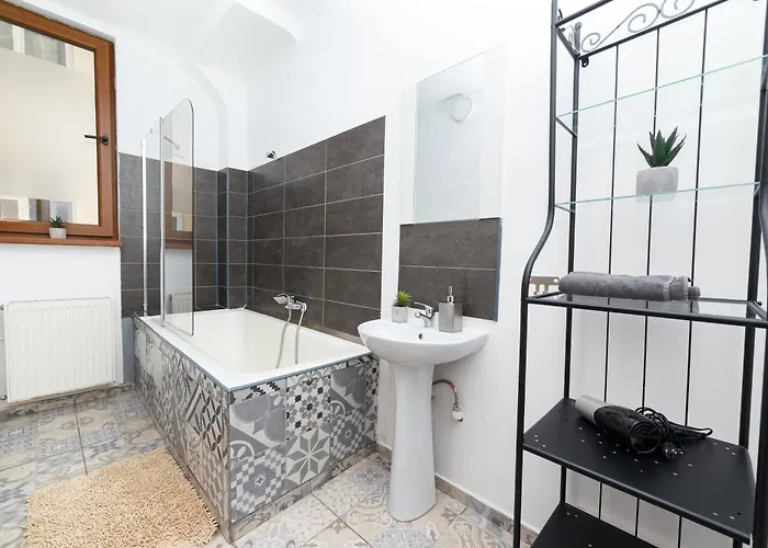 Old Town View Street Franceza Apartman Bukarest