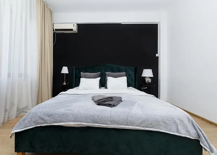 Old Town View Street Franceza * Bucureşti