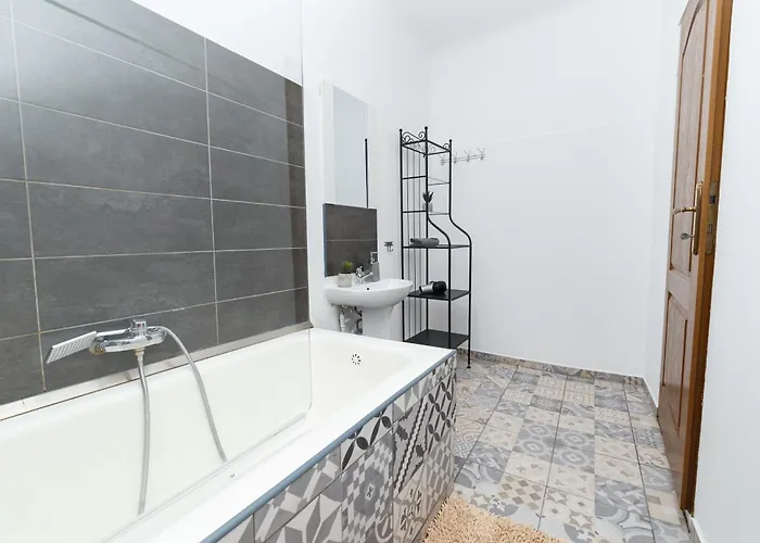 Old Town View Street Franceza