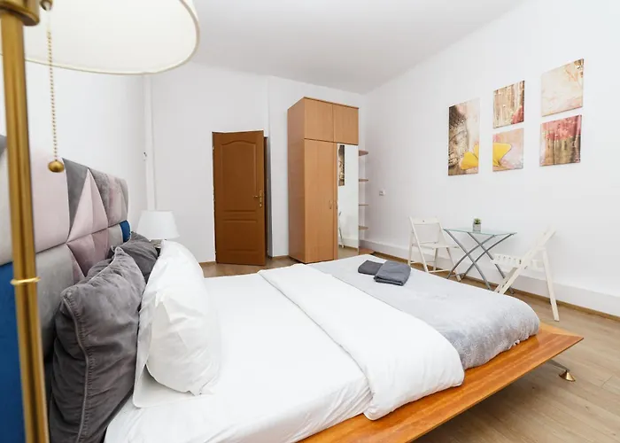 Old Town View Street Franceza