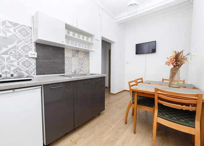 Old Town View Street Franceza Apartman