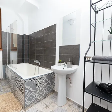 Old Town View Street Franceza Apartment Bukarest