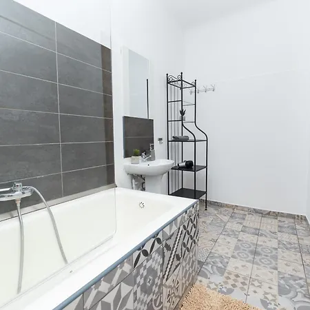 Old Town View Street Franceza